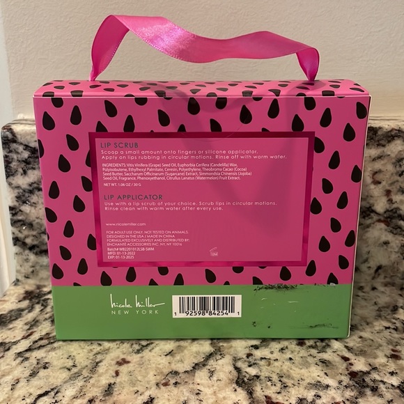 Nicole Miller lip scrub & applicator - Picture 2 of 5